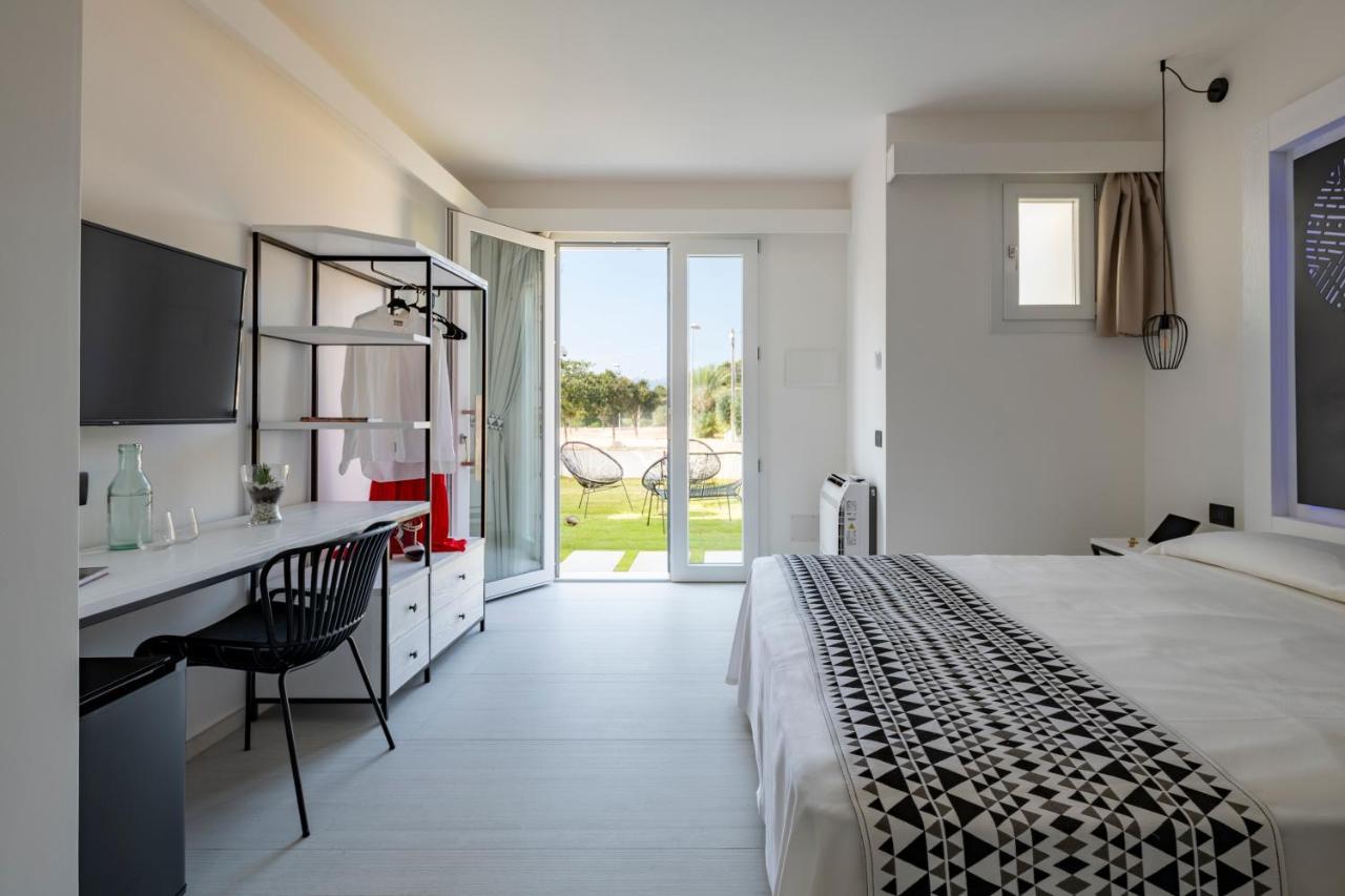 Cara A Bentu - Charming Rooms Tortolì Exterior foto